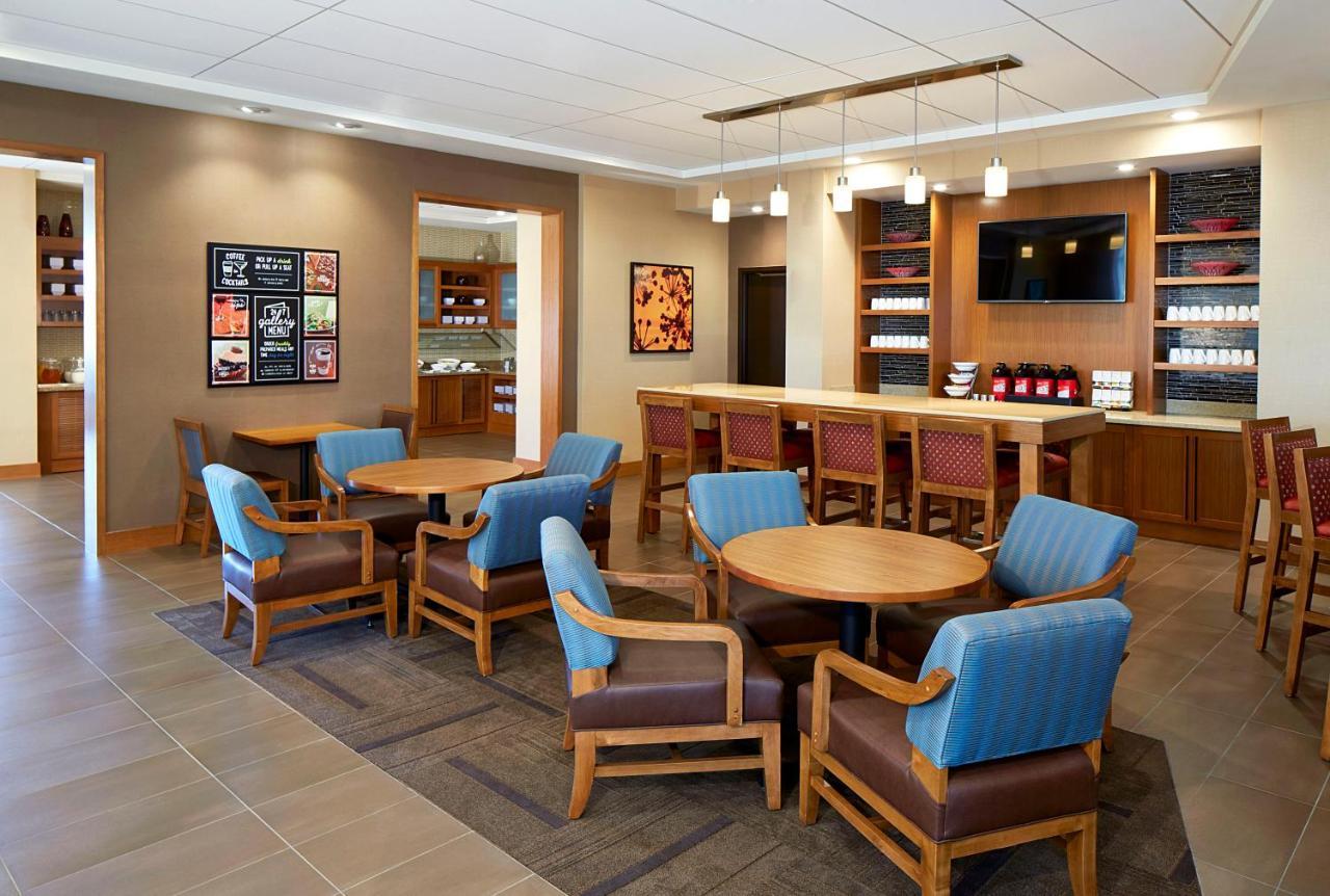 Hyatt Place Lansing-East מראה חיצוני תמונה