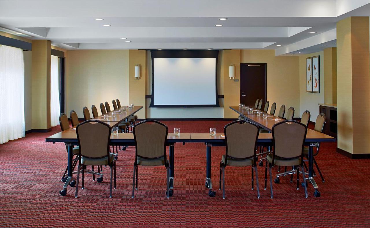 Hyatt Place Lansing-East מראה חיצוני תמונה